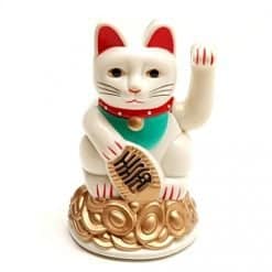 Pisica norocoasa Maneki Neko alba, Remediu Feng Shui pentru atractia prospeitatii si bunastarii